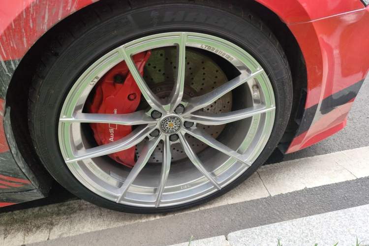 Used Audi A7 2019 55 TFSI quattro Dynamic Edition Right Front Wheel Hub