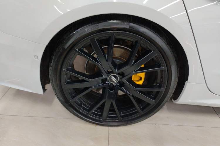 Used Audi A7 2019 55 TFSI quattro Dynamic Edition Right Rear Wheel Hub