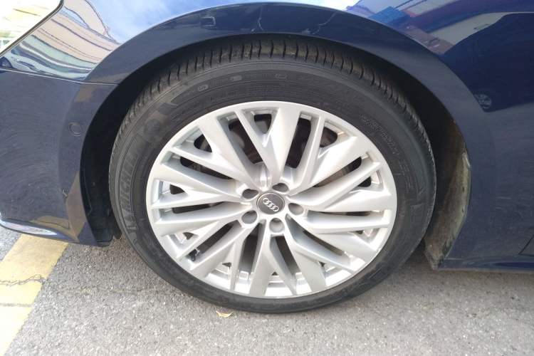 Used Audi A7 2020 45 TFSI Prestige Edition Left Front Wheel Hub