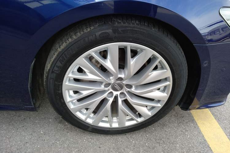 Used Audi A7 2020 45 TFSI Prestige Edition Right Front Wheel Hub