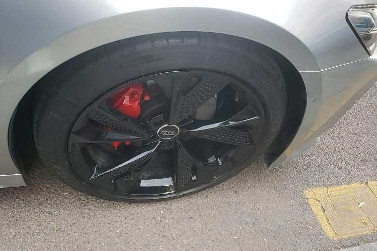 Used Audi A7 2020 45 TFSI Prestige Edition Right Front Wheel Hub
