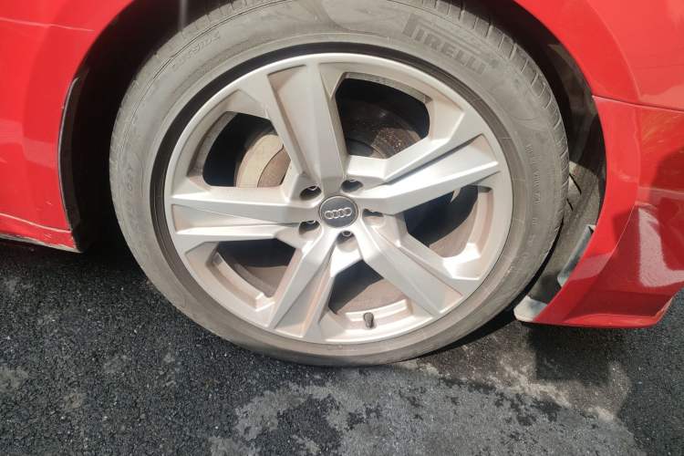 Used Audi A7 2020 40 TFSI Luxury Model Right Front Wheel Hub