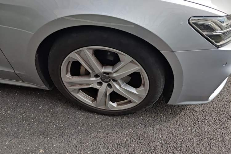 Used Audi A7 2020 40 TFSI Luxury Model Right Front Wheel Hub