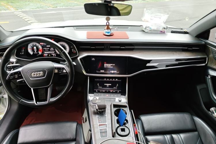 Used Audi A7 2020 45 TFSI Exclusive Edition Center Console