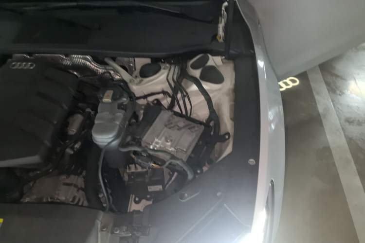 Used Audi A7 2020 40 TFSI Luxury Model Engine Bay Left