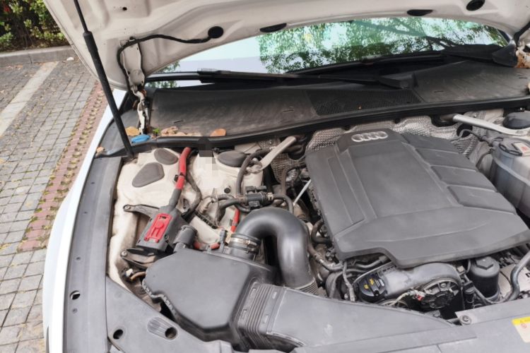 Used Audi A7 2020 40 TFSI Luxury Model Engine Bay Right