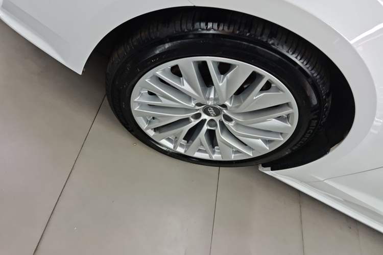 Used Audi A7 2020 45 TFSI Prestige Edition Left Front Wheel Hub