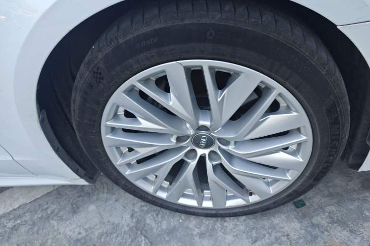Used Audi A7 2020 45 TFSI Prestige Edition Right Front Wheel Hub