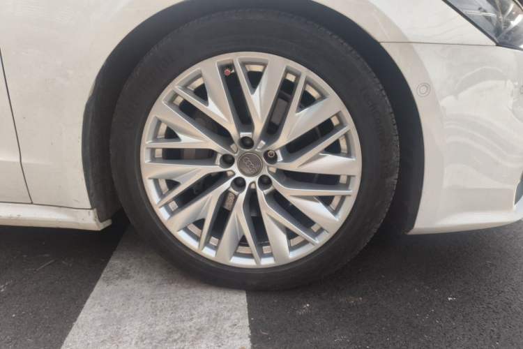 Used Audi A7 2020 45 TFSI Prestige Edition Right Front Wheel Hub