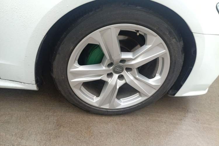 Used Audi A7 2020 40 TFSI Luxury Model Right Front Wheel Hub