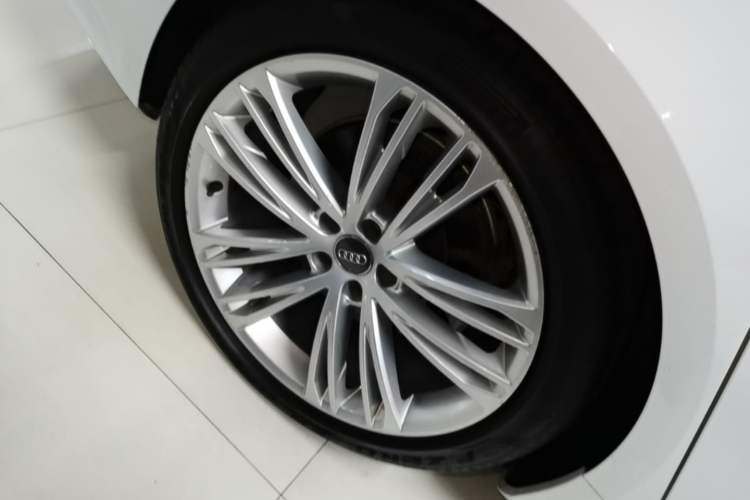 Used Audi A7 2020 45 TFSI Prestige Edition Right Rear Wheel Hub