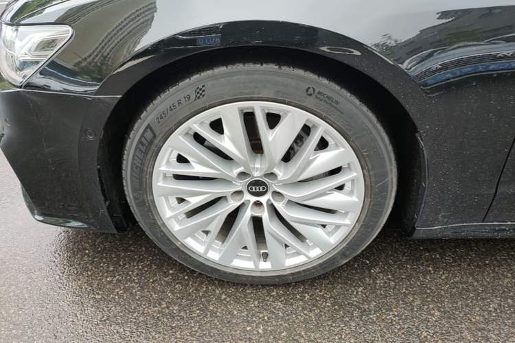 Used Audi A7 2021 45 TFSI Prestige Edition Left Front Wheel Hub