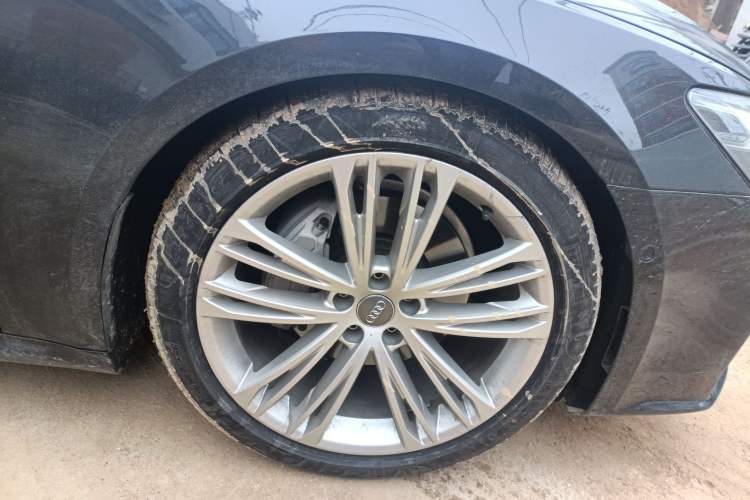 Used Audi A7 2021 45 TFSI Prestige Edition Right Front Wheel Hub