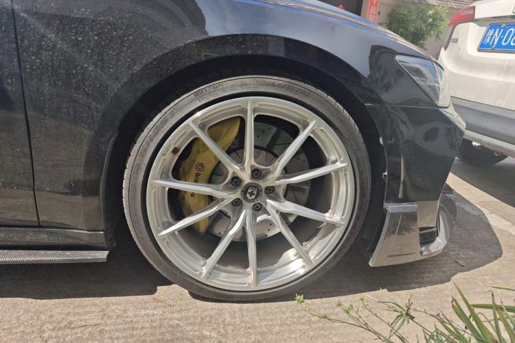 Used Audi A7 2021 45 TFSI Exclusive Edition Right Front Wheel Hub