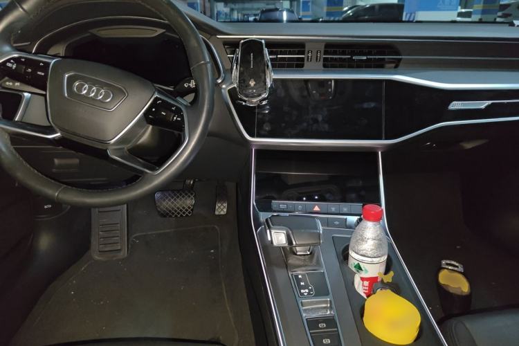 Used Audi A7 2021 40 TFSI Luxury Edition Center Console