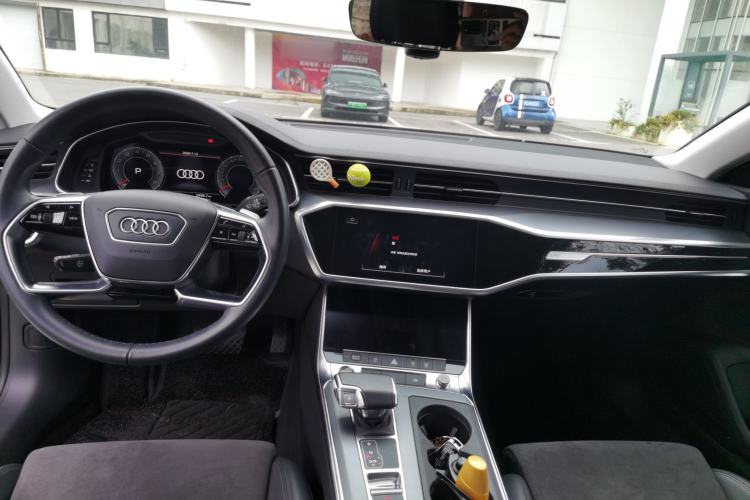 Used Audi A7 2021 40 TFSI Luxury Edition Center Console