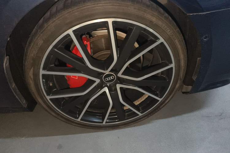 Used Audi A7 2021 45 TFSI Prestige Edition Right Front Wheel Hub