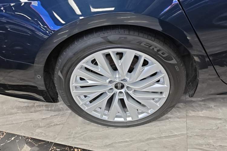 Used Audi A7 2021 45 TFSI Exclusive Edition Right Rear Wheel Hub