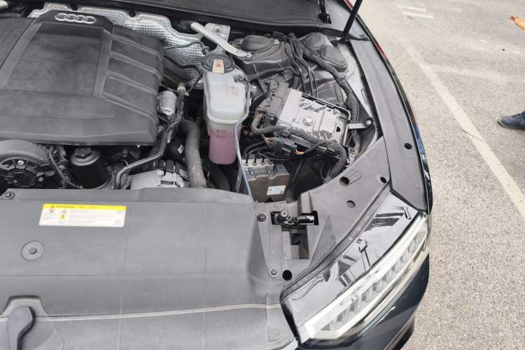 Used Audi A7 2021 40 TFSI Luxury Edition Engine Bay Left