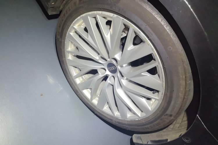 Used Audi A7 2021 45 TFSI Prestige Edition Right Front Wheel Hub