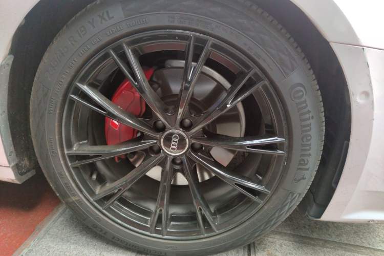 Used Audi A7 2021 45 TFSI Prestige Edition Right Front Wheel Hub