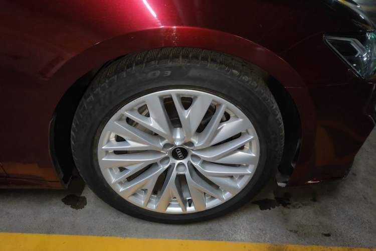 Used Audi A7 2021 45 TFSI Prestige Edition Right Front Wheel Hub