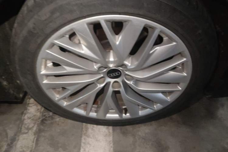 Used Audi A7 2021 45 TFSI Prestige Edition Right Front Wheel Hub