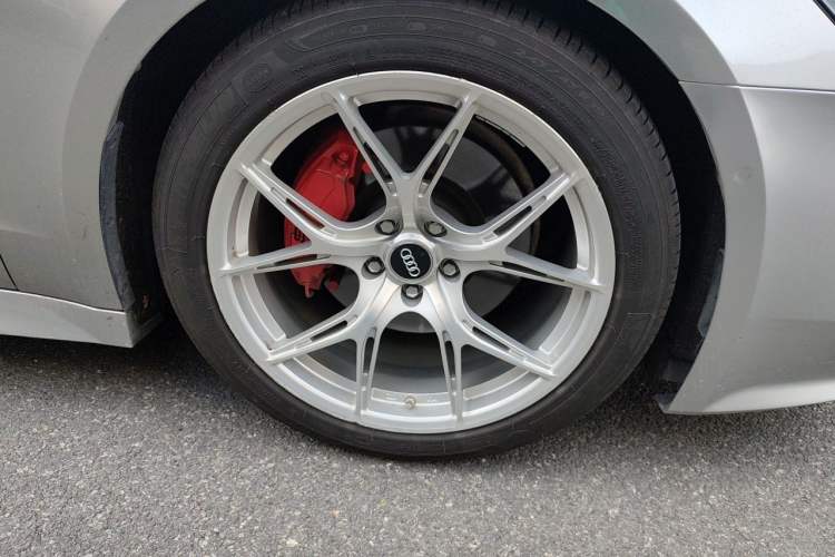 Used Audi A7 2021 45 TFSI Prestige Edition Right Front Wheel Hub