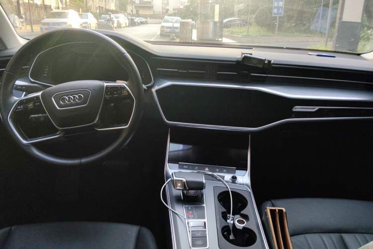 Used Audi A7 2021 40 TFSI Luxury Edition Center Console