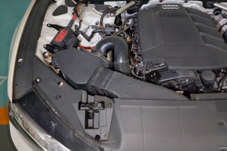 Used Audi A7 2021 40 TFSI Luxury Edition Engine Bay Right