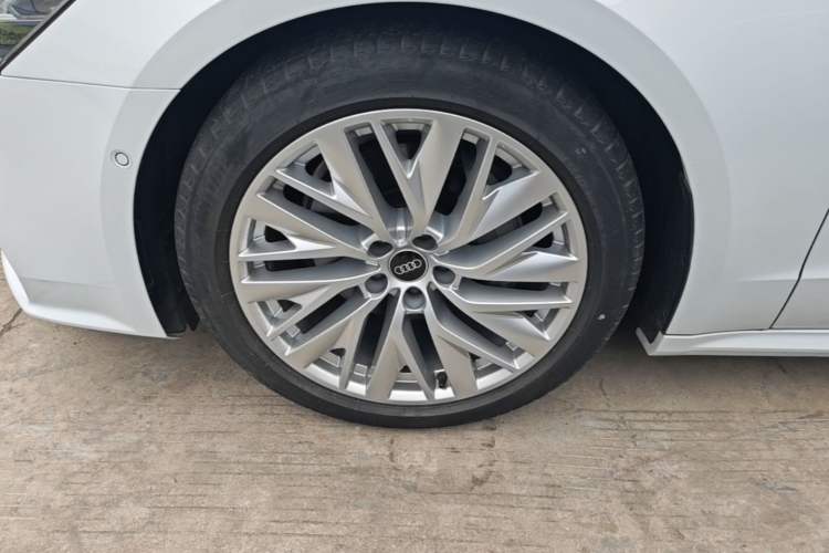 Used Audi A7 2021 45 TFSI Prestige Edition Left Front Wheel Hub