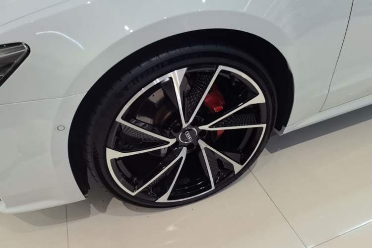 Used Audi A7 2021 45 TFSI Prestige Edition Left Front Wheel Hub
