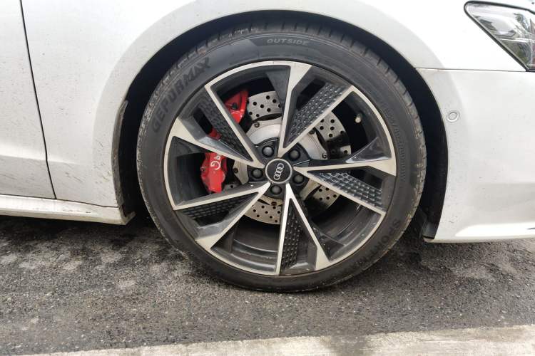 Used Audi A7 2021 40 TFSI Luxury Edition Right Front Wheel Hub