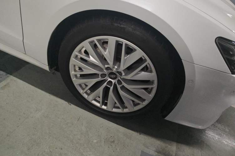 Used Audi A7 2021 45 TFSI Prestige Edition Right Front Wheel Hub