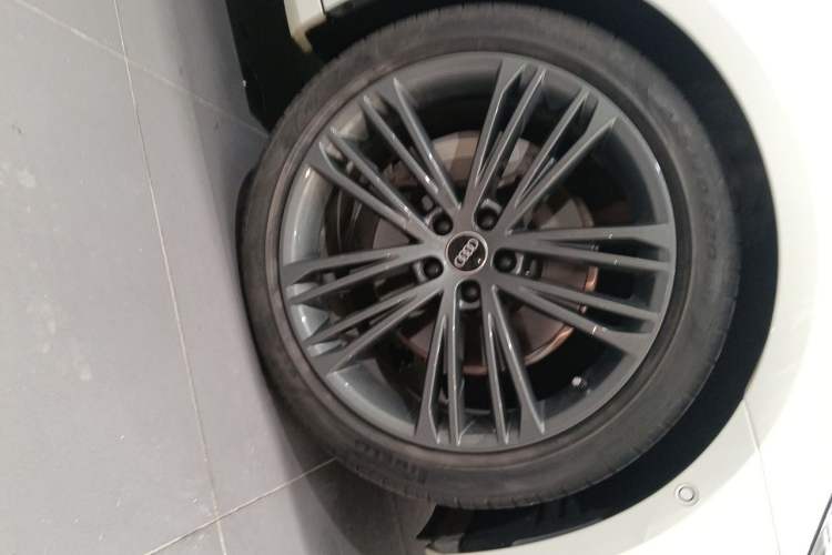 Used Audi A7 2021 45 TFSI Prestige Edition Right Front Wheel Hub