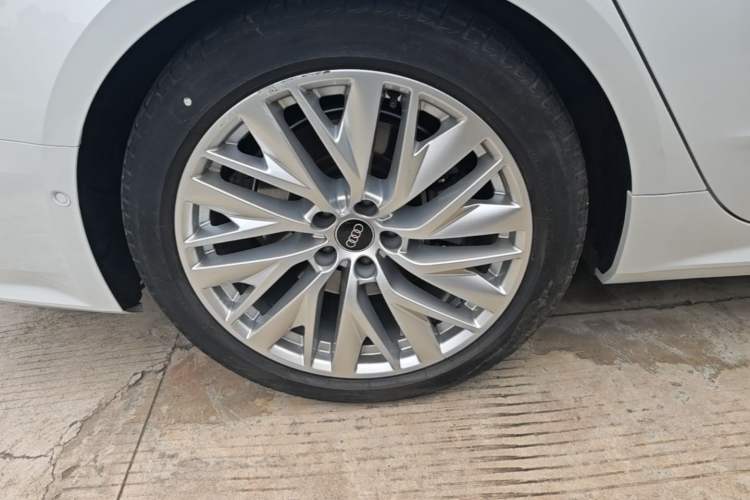 Used Audi A7 2021 45 TFSI Prestige Edition Right Rear Wheel Hub