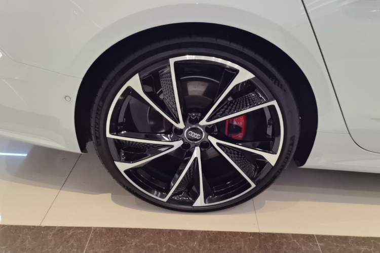 Used Audi A7 2021 45 TFSI Prestige Edition Right Rear Wheel Hub