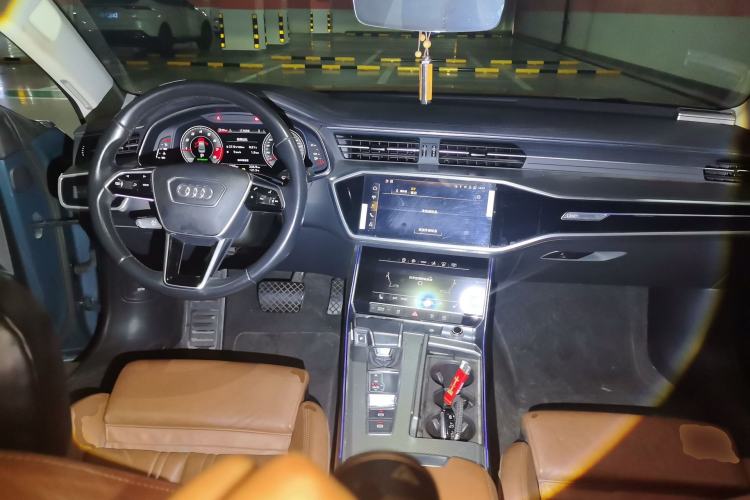 Used Audi A7 2021 45 TFSI Prestige Edition Center Console