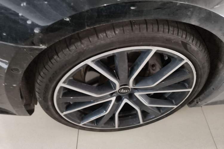 Used Audi A7 2022 45 TFSI Prestige Edition Left Front Wheel Hub