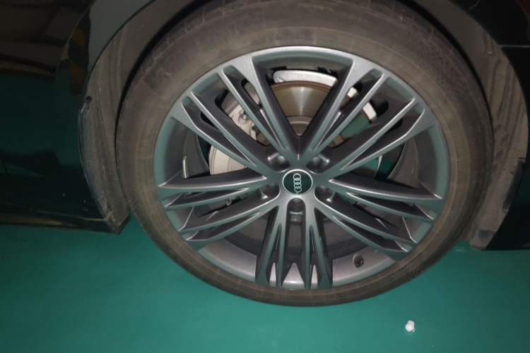 Used Audi A7 2022 45 TFSI Prestige Edition Right Front Wheel Hub