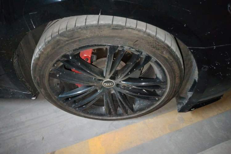 Used Audi A7 2022 45 TFSI Prestige Edition Right Front Wheel Hub