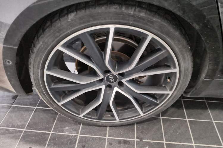 Used Audi A7 2022 45 TFSI Prestige Edition Right Rear Wheel Hub