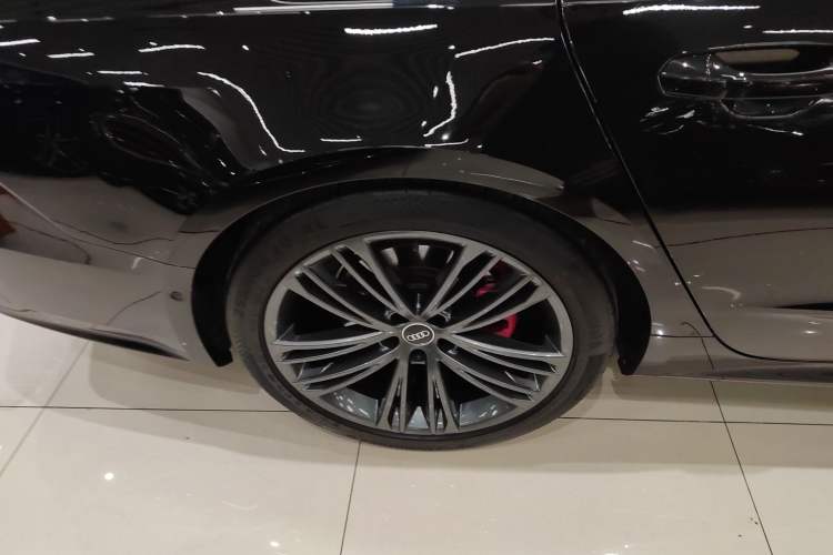 Used Audi A7 2022 45 TFSI Prestige Edition Right Rear Wheel Hub