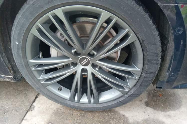 Used Audi A7 2022 45 TFSI Prestige Edition Right Front Wheel Hub