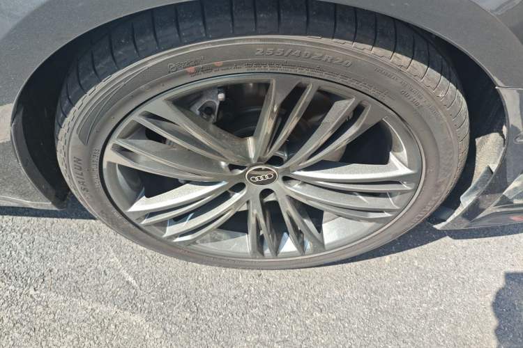 Used Audi A7 2022 45 TFSI Prestige Edition Right Front Wheel Hub