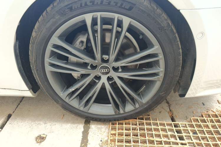 Used Audi A7 2022 45 TFSI Prestige Edition Right Front Wheel Hub