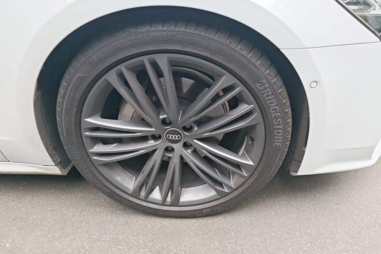 Used Audi A7 2022 45 TFSI Prestige Edition Right Front Wheel Hub
