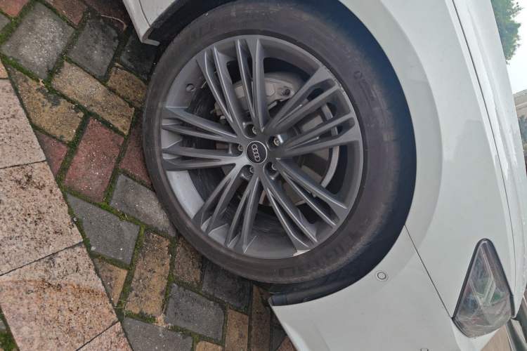 Used Audi A7 2022 45 TFSI Prestige Edition Right Front Wheel Hub