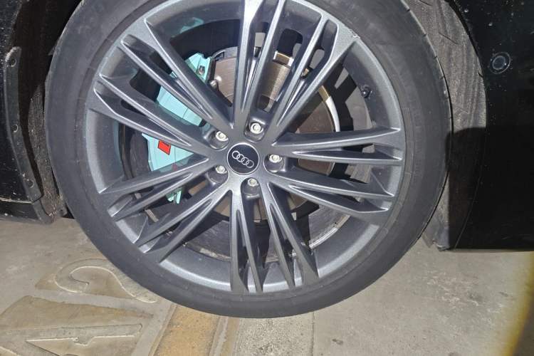 Used Audi A7 2023 45 TFSI Prestige Edition Right Front Wheel Hub