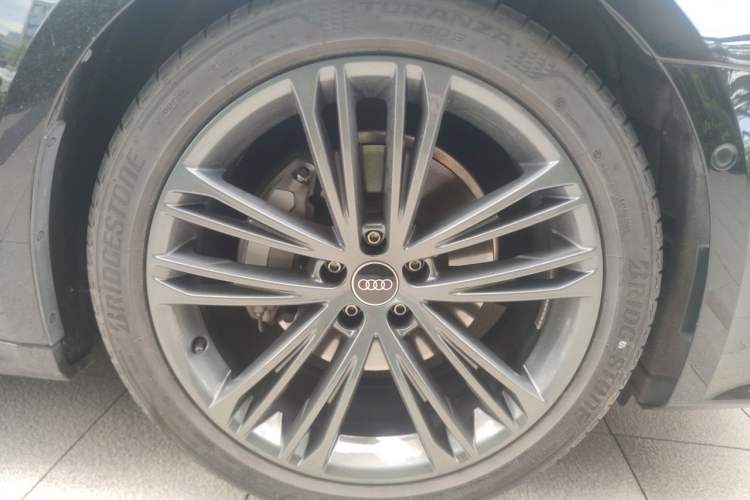 Used Audi A7 2023 45 TFSI Prestige Edition Right Front Wheel Hub